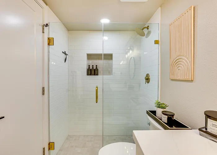 Holiday home Private Pool + Putting Green: Sunny Gem *